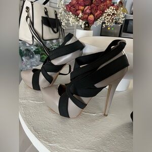 STEVE MADDEN HEELS TAUPE